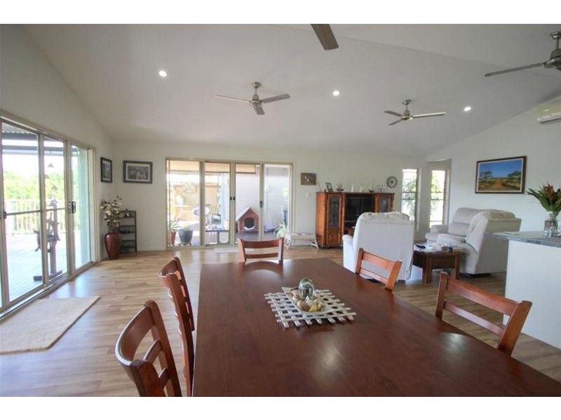 47 Cutten Street, Bingil Bay QLD 4852