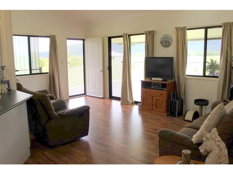 154 Old Tully Road, Tully QLD 4854