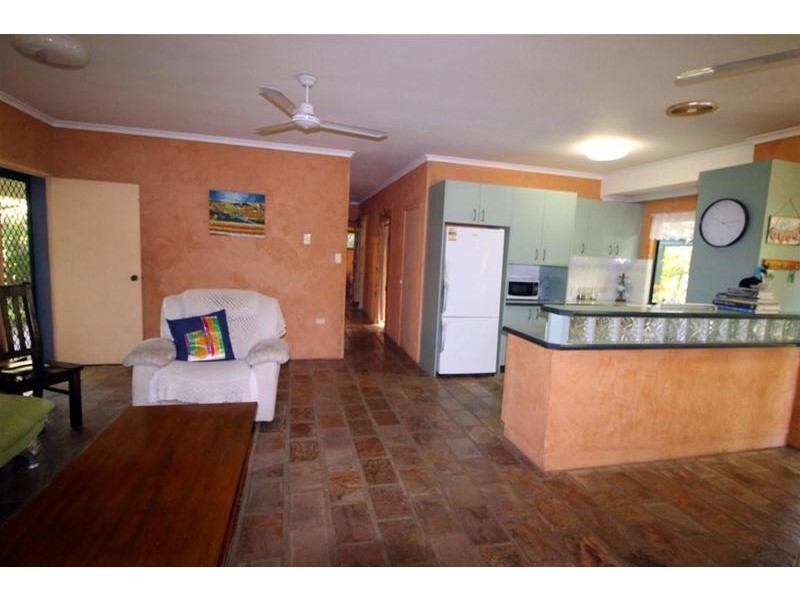 7 Hutchison Close, Mission Beach QLD 4852