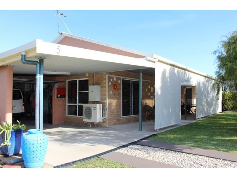 5 Bardon Close, Kurrimine Beach QLD 4871