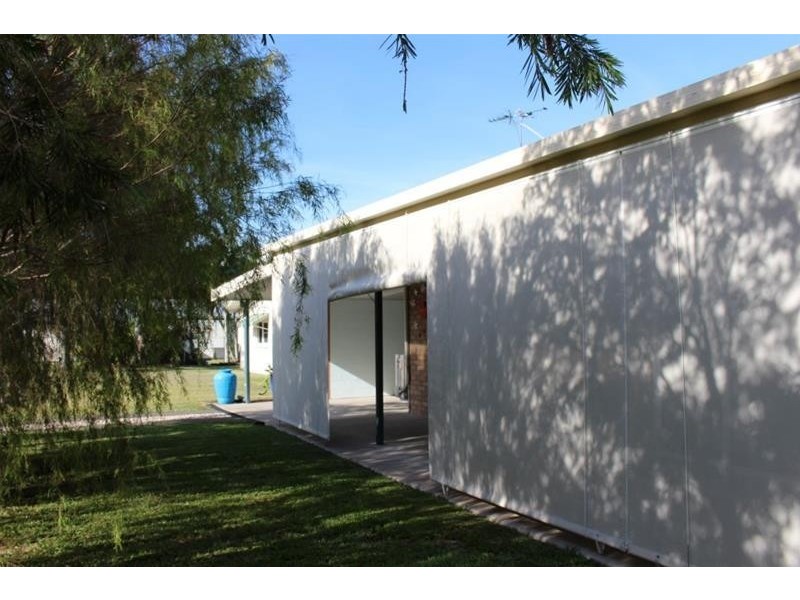 5 Bardon Close, Kurrimine Beach QLD 4871