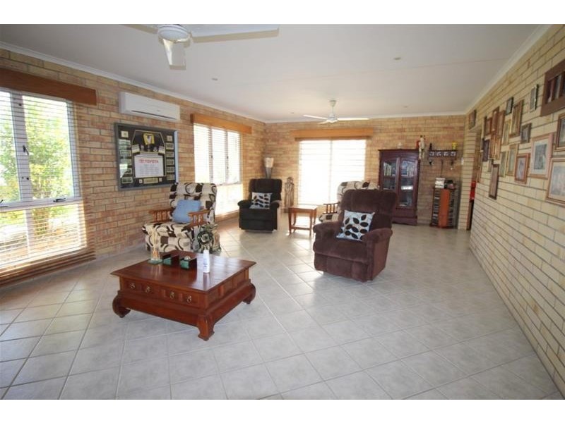 5 Bardon Close, Kurrimine Beach QLD 4871