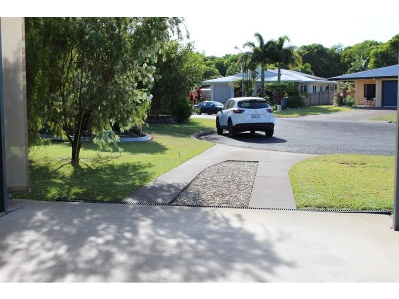 5 Bardon Close, Kurrimine Beach QLD 4871