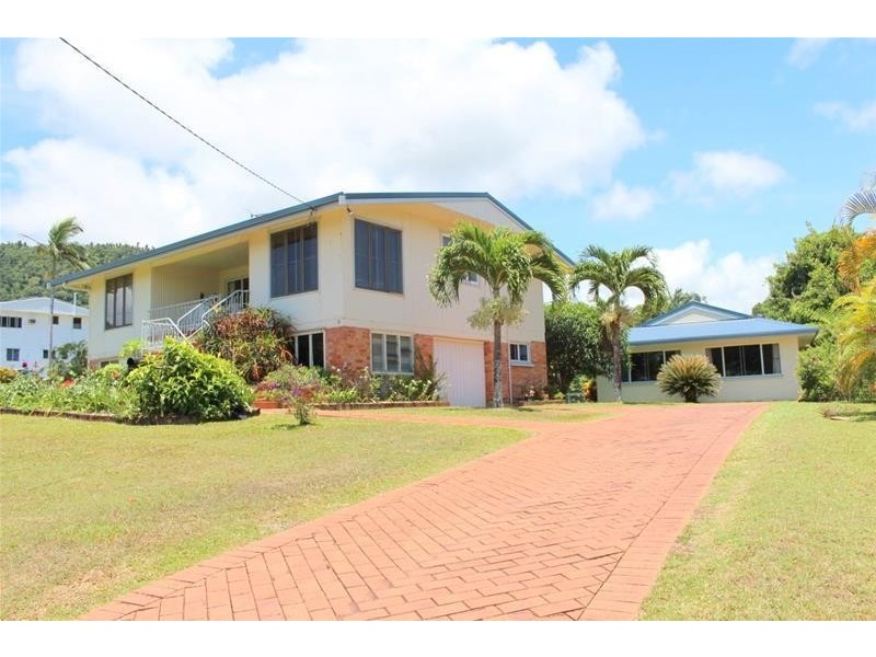 7 Cutten Street, Bingil Bay QLD 4852