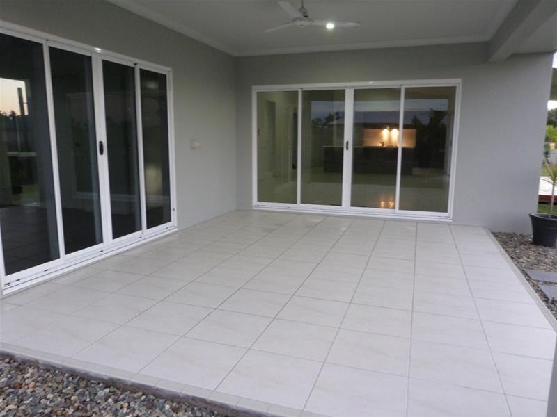 10 Mariner Drive, South Mission Beach QLD 4852