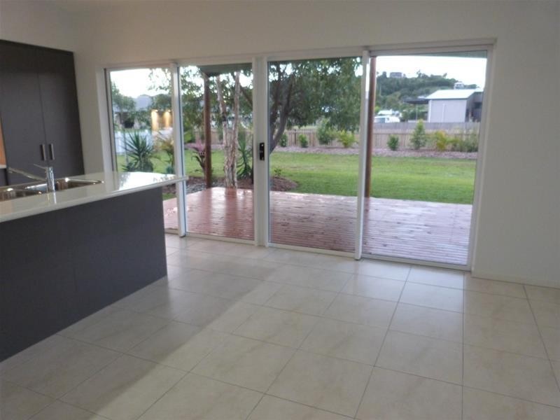 10 Mariner Drive, South Mission Beach QLD 4852