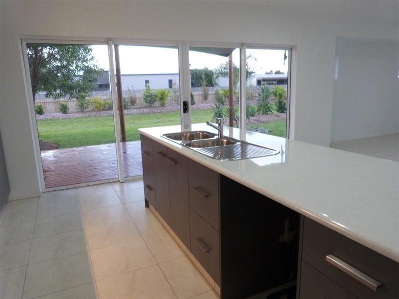 10 Mariner Drive, South Mission Beach QLD 4852