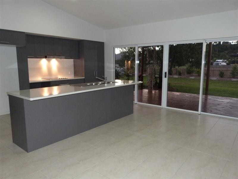 10 Mariner Drive, South Mission Beach QLD 4852