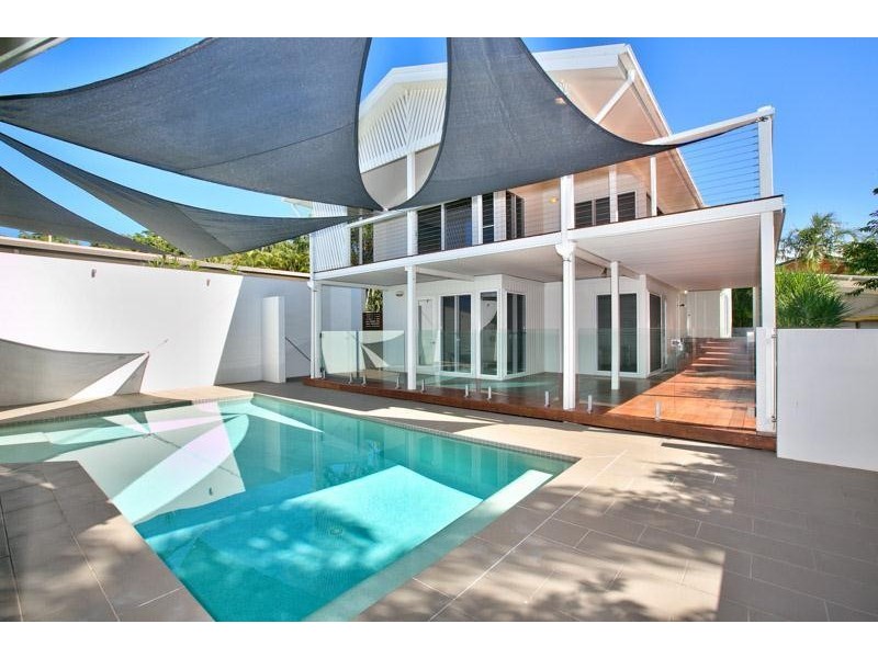 32 Mitchell Street, South Mission Beach QLD 4852