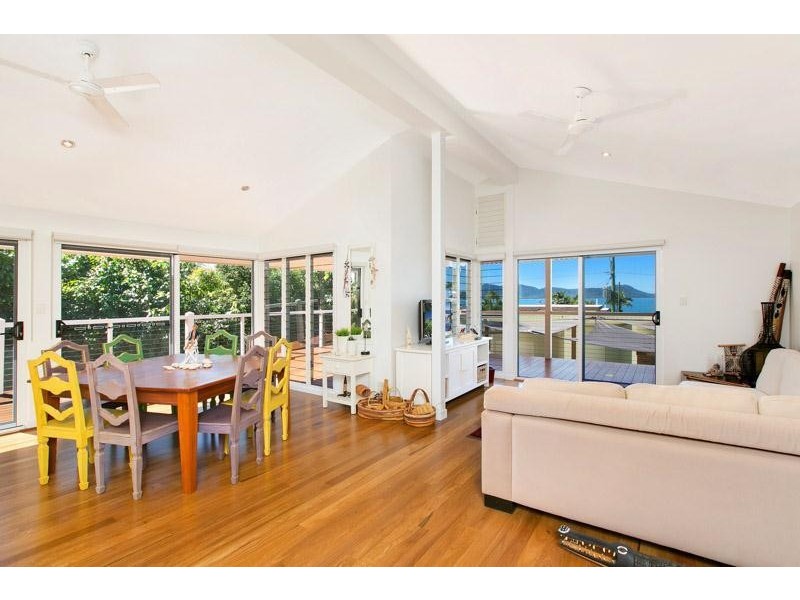 32 Mitchell Street, South Mission Beach QLD 4852