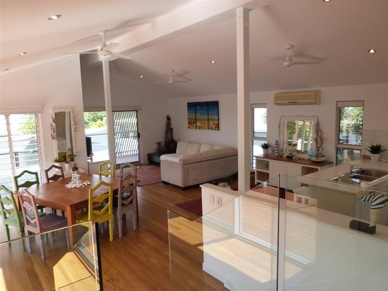 32 Mitchell Street, South Mission Beach QLD 4852