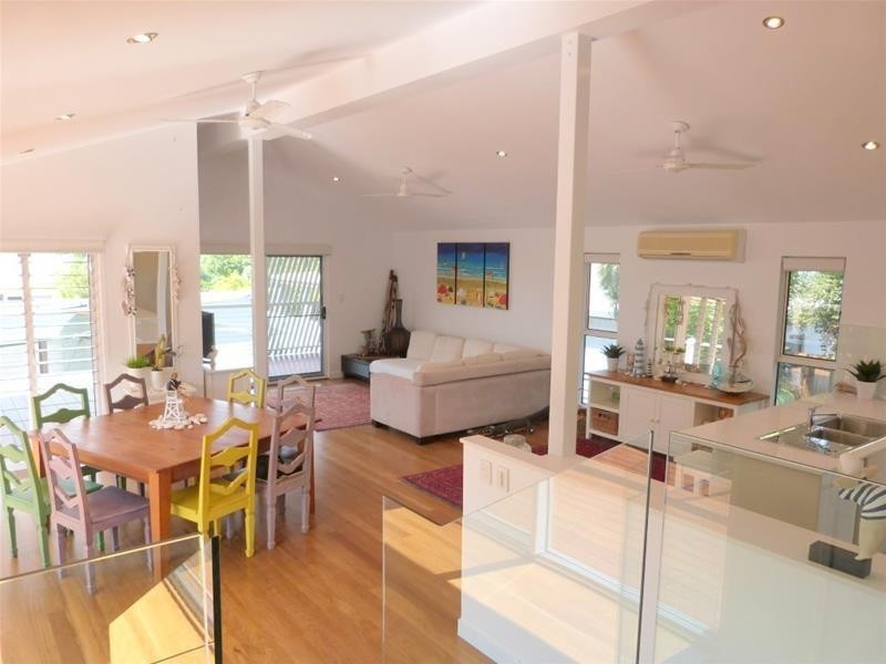 32 Mitchell Street, South Mission Beach QLD 4852