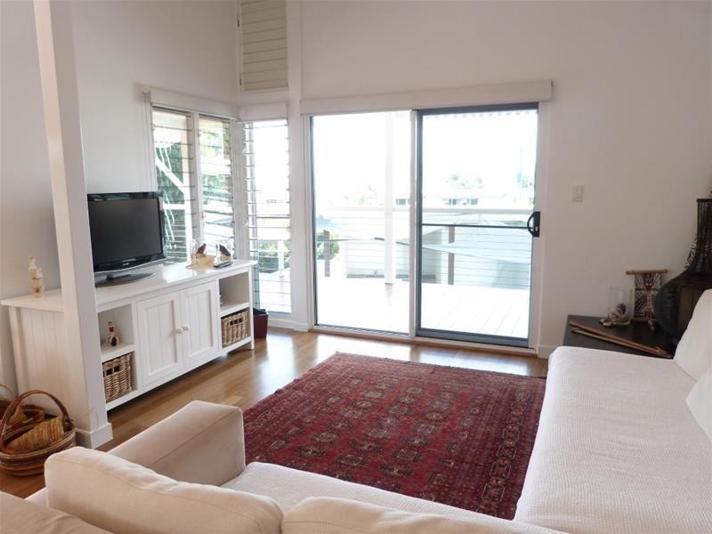 32 Mitchell Street, South Mission Beach QLD 4852