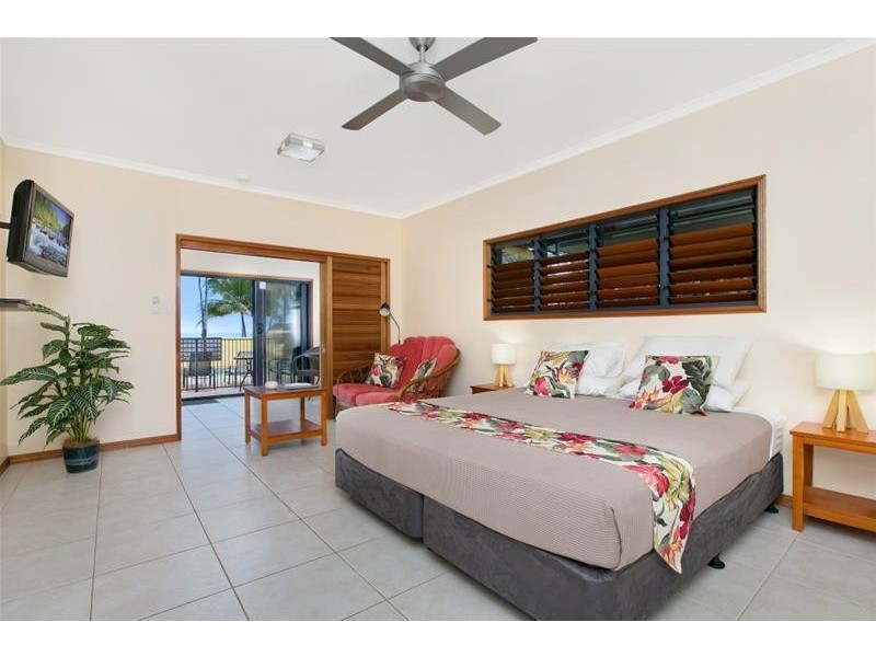 24 Kennedy Esplanade, South Mission Beach QLD 4852