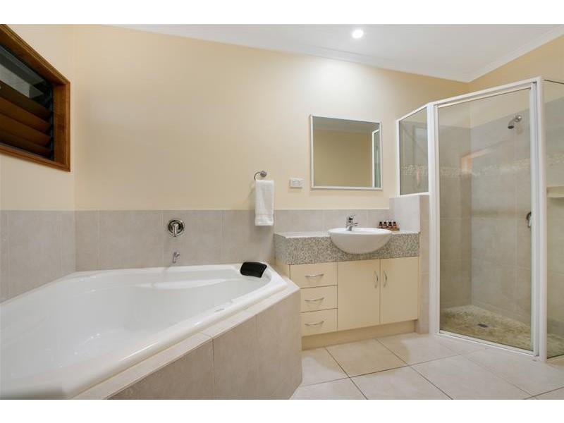 24 Kennedy Esplanade, South Mission Beach QLD 4852