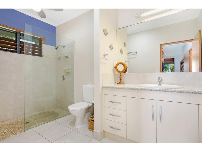 24 Kennedy Esplanade, South Mission Beach QLD 4852