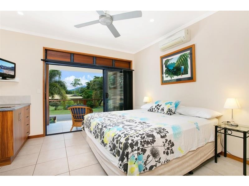 24 Kennedy Esplanade, South Mission Beach QLD 4852