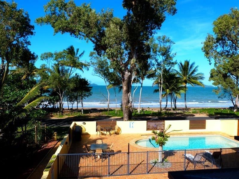 24 Kennedy Esplanade, South Mission Beach QLD 4852