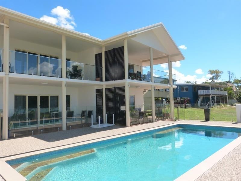 2/112 Kennedy Esplanade, South Mission Beach QLD 4852