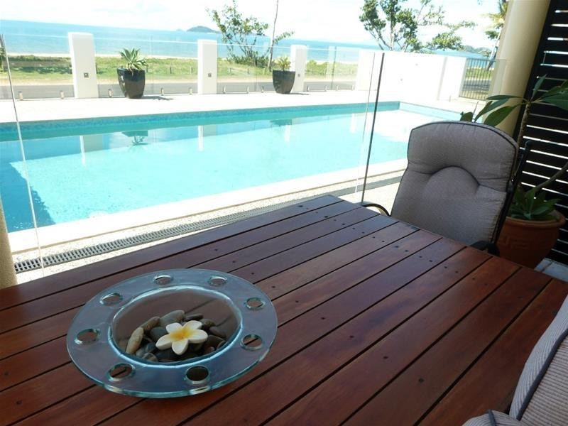 2/112 Kennedy Esplanade, South Mission Beach QLD 4852