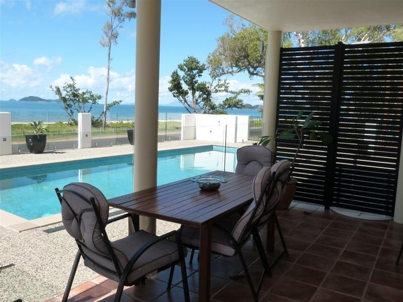 2/112 Kennedy Esplanade, South Mission Beach QLD 4852