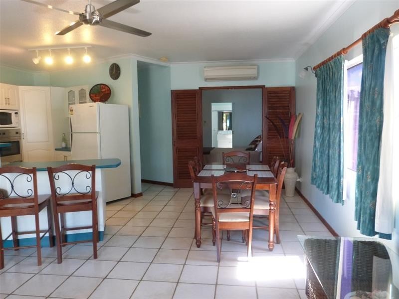 2/112 Kennedy Esplanade, South Mission Beach QLD 4852