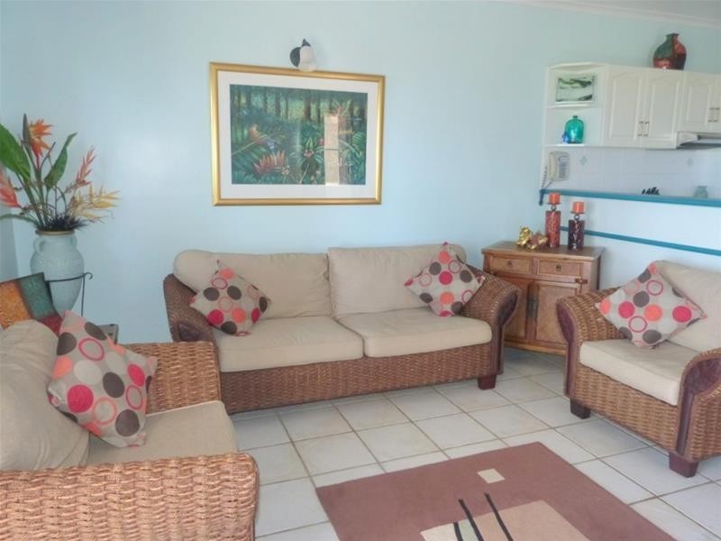 2/112 Kennedy Esplanade, South Mission Beach QLD 4852