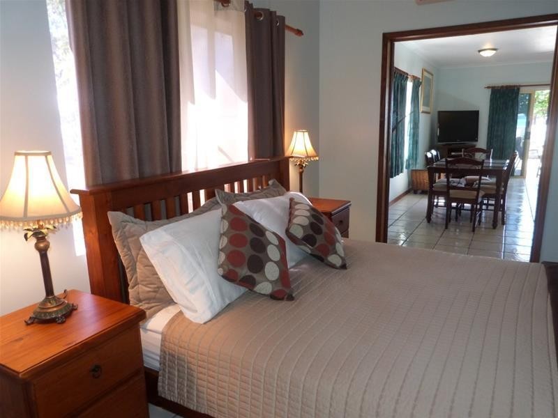 2/112 Kennedy Esplanade, South Mission Beach QLD 4852