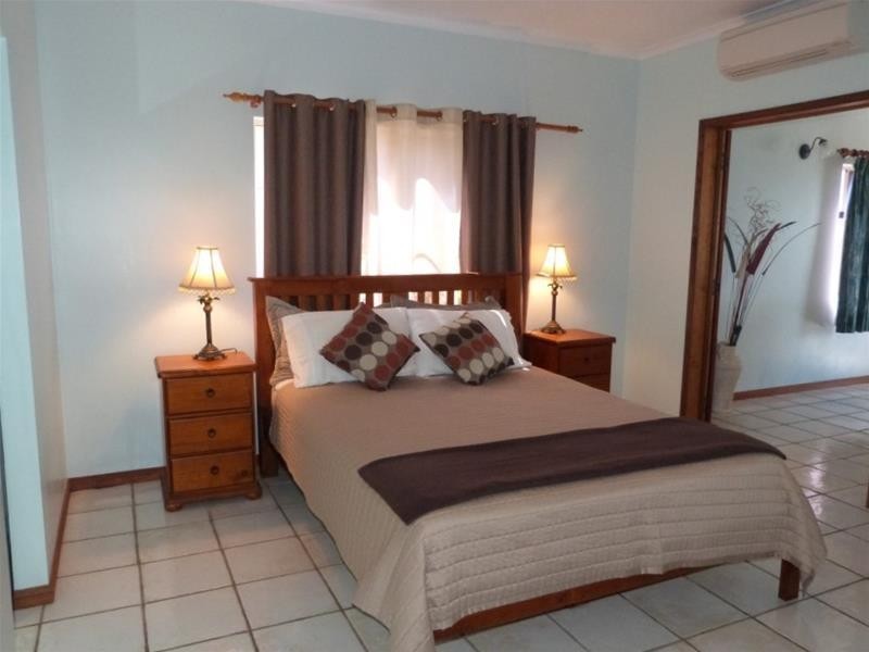 2/112 Kennedy Esplanade, South Mission Beach QLD 4852