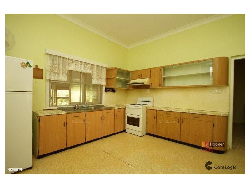 17 Henry Street, Tully QLD 4854