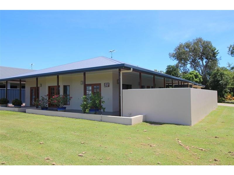 32 Rowe Street, Kurrimine Beach QLD 4871