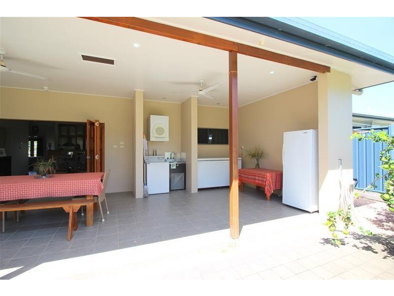 32 Rowe Street, Kurrimine Beach QLD 4871