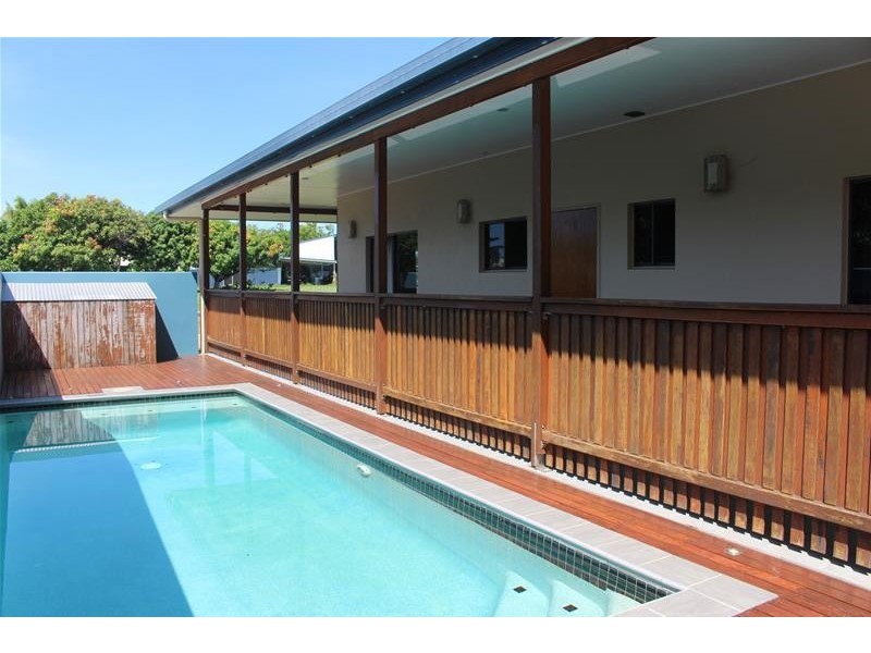 32 Rowe Street, Kurrimine Beach QLD 4871