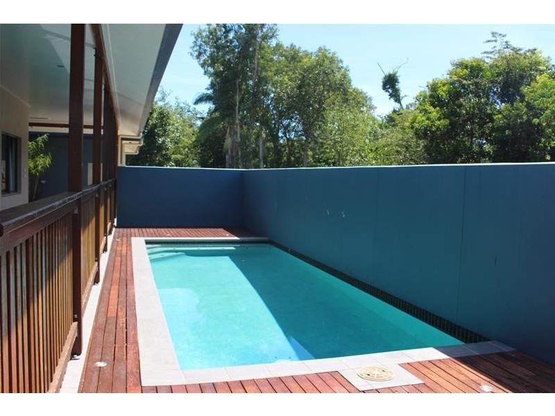 32 Rowe Street, Kurrimine Beach QLD 4871