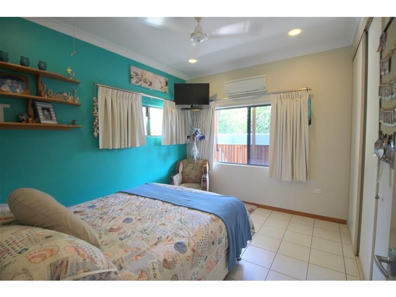 32 Rowe Street, Kurrimine Beach QLD 4871