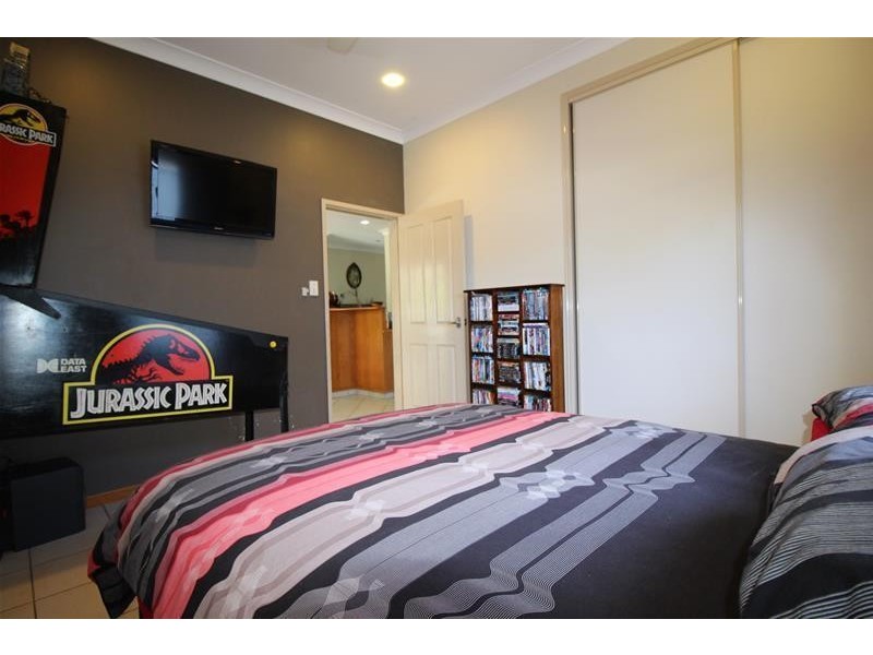 32 Rowe Street, Kurrimine Beach QLD 4871