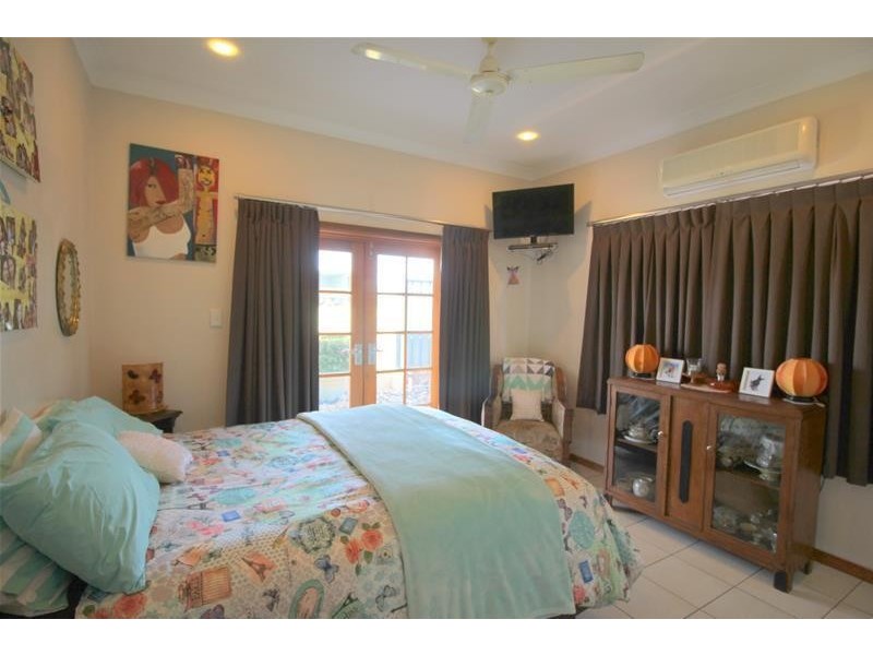 32 Rowe Street, Kurrimine Beach QLD 4871