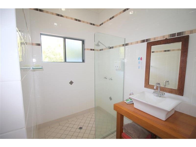 32 Rowe Street, Kurrimine Beach QLD 4871