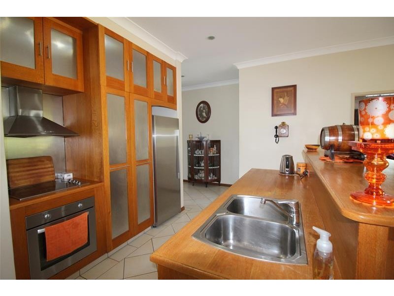 32 Rowe Street, Kurrimine Beach QLD 4871