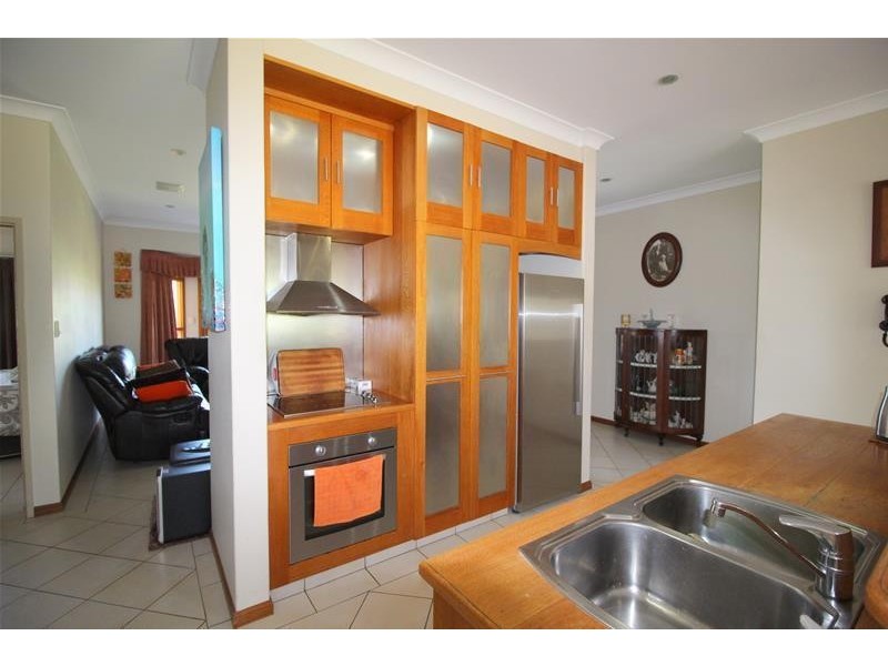 32 Rowe Street, Kurrimine Beach QLD 4871