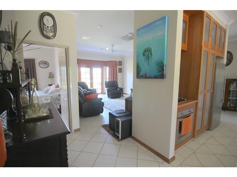 32 Rowe Street, Kurrimine Beach QLD 4871