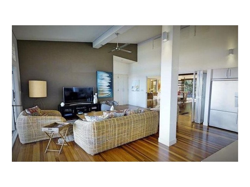 36 Pacific Parade, Mission Beach QLD 4852