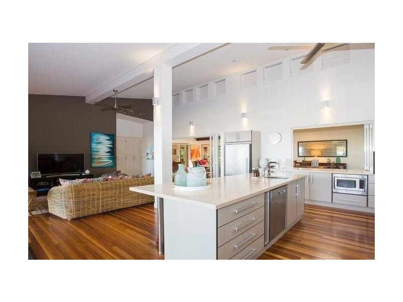 36 Pacific Parade, Mission Beach QLD 4852