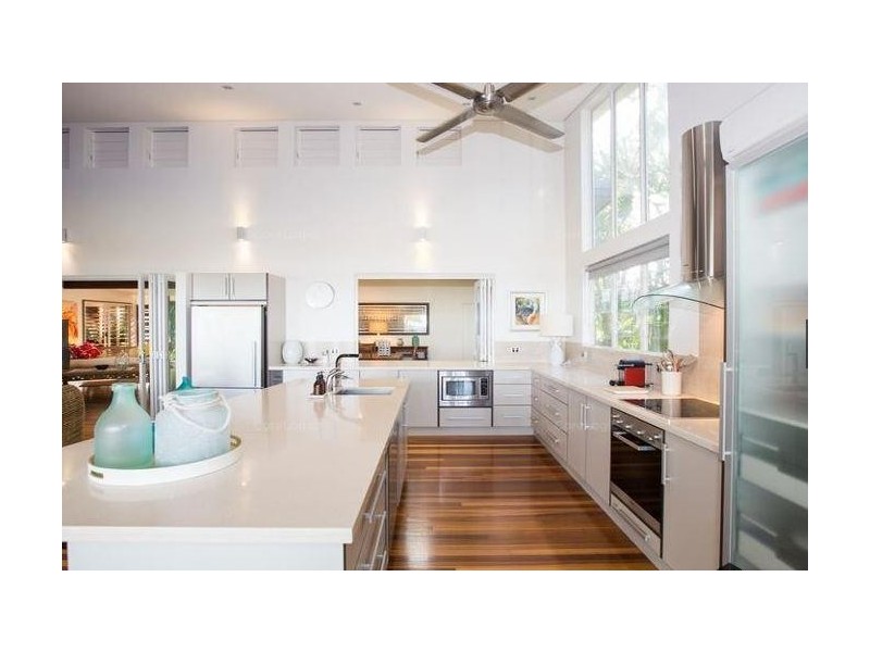 36 Pacific Parade, Mission Beach QLD 4852