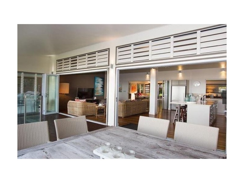 36 Pacific Parade, Mission Beach QLD 4852