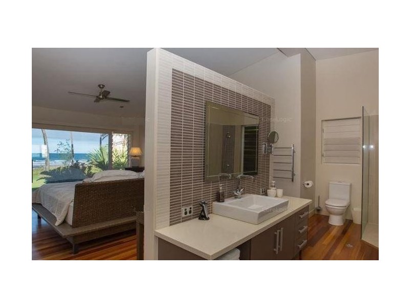 36 Pacific Parade, Mission Beach QLD 4852