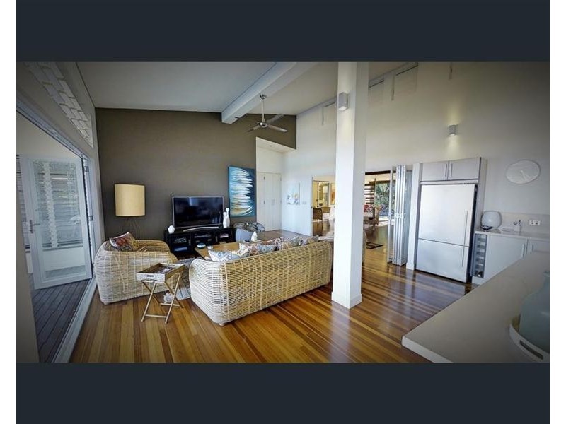 36 Pacific Parade, Mission Beach QLD 4852