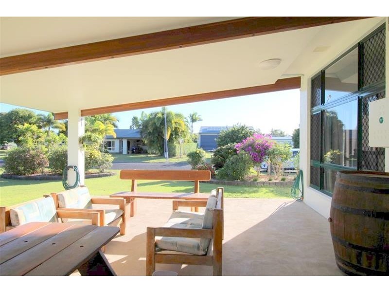 11 Rebecca Jane Parade, Kurrimine Beach QLD 4871