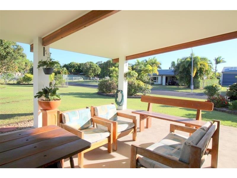 11 Rebecca Jane Parade, Kurrimine Beach QLD 4871