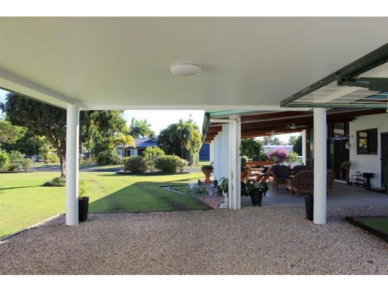 11 Rebecca Jane Parade, Kurrimine Beach QLD 4871